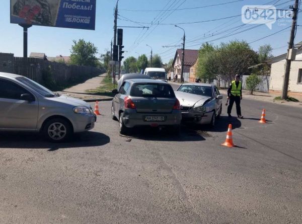 04.05.2017. В Сумах ДТП с участием трех автомобилей