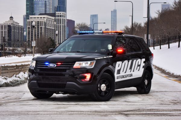 Полицейские Форды с турбомоторами обошли атмосферные V8
