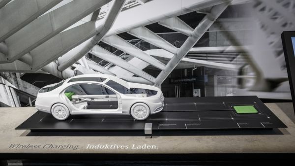 Седан Mercedes-Benz S 500e будет заряжаться от беспроводной зарядки