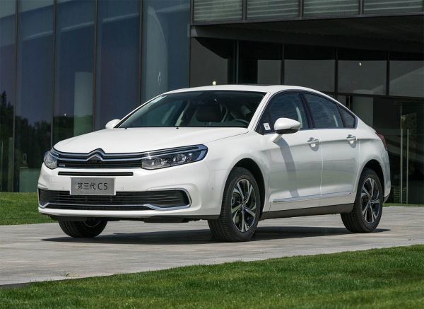 Рестайлинговый седан Citroen C5 (производится и продается только в Ките)