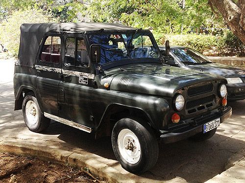 «Динозавры» и затерянный автомир. (автомобили на Кубе)