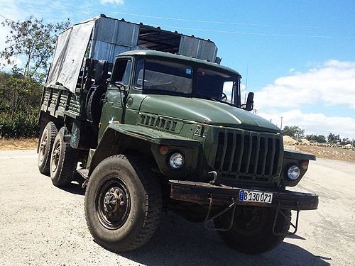 «Динозавры» и затерянный автомир. (автомобили на Кубе)