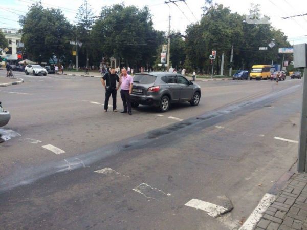 19.08.2016. ДТП в центре Сум: столкнулись три автомобиля 