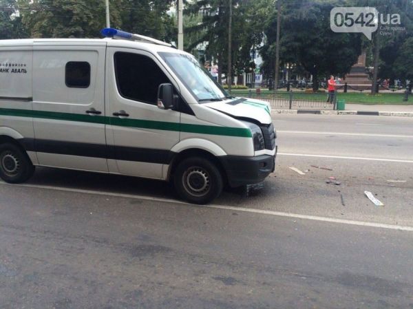 19.08.2016. ДТП в центре Сум: столкнулись три автомобиля 
