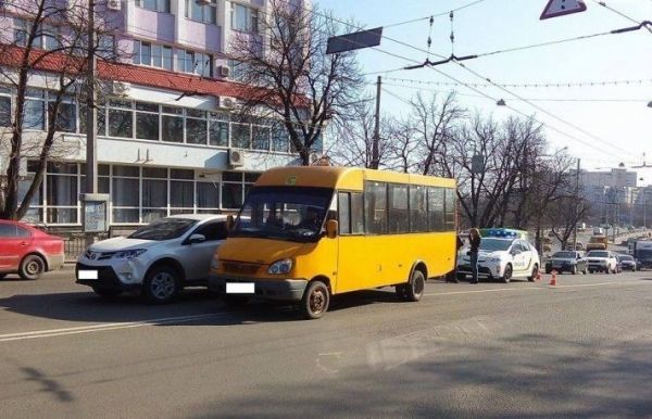 10.03.2017. В центре Сум ДТП с участием маршрутки