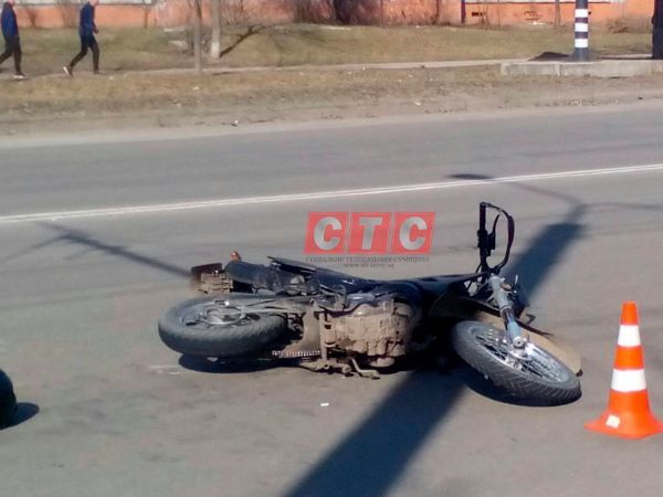 10.03.2017. ДТП. Суми. На вулиці Прокоф’єва мотоцикл в’їхав у легковик