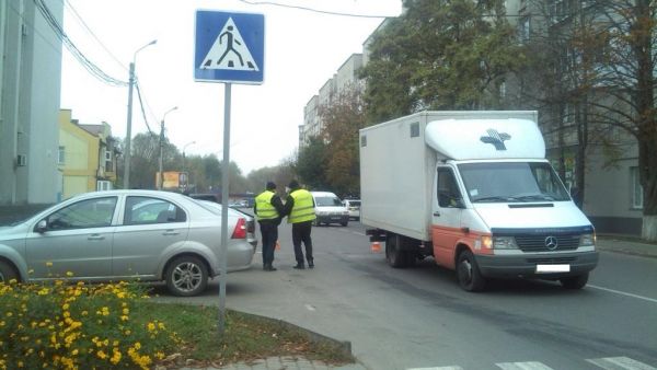 18.10.2016. Суми. ДТП на Холодногірській: таксі розтрощило