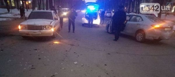 31.01.2017. ДТП в Сумах. На пр. Шевченко Mercedes столкнулся с Toyota