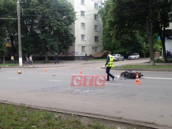 10.06.2017. У Сумах легковик збив дідуся на мотоциклі