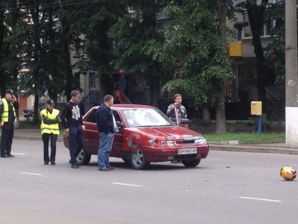 10.06.2017. У Сумах легковик збив дідуся на мотоциклі