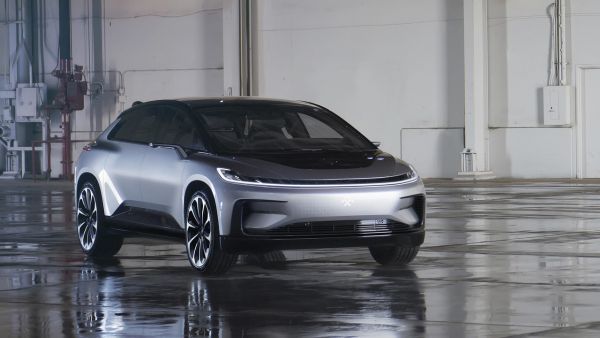 Faraday Future представила 1050-сильный электрокроссовер FF 91