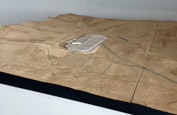 На крыше Tesla Gigafactory будут установлены солнечные батареи. Фото: Dana Hull/Bloomberg