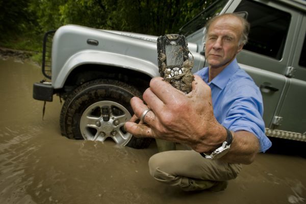Land Rover выпустит новый смартфон