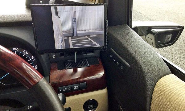 В Японии разрешили заменить зеркала заднего вида камерами и дисплеями