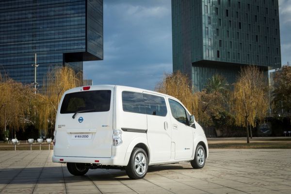 Nissan увеличил запас хода электрофургона e-NV200