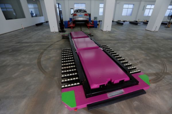 В Китае разработали устройство для автоматического поиска места на парковке