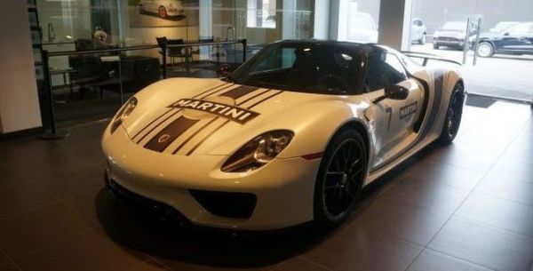 Porsche 918 Spyder стоимостью ,69 млн. угнали из дилерского центра