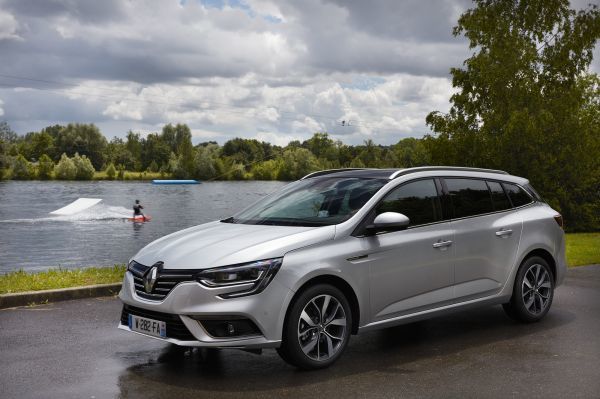 Новый Renault Megane Estate подготовили к выходу на рынки