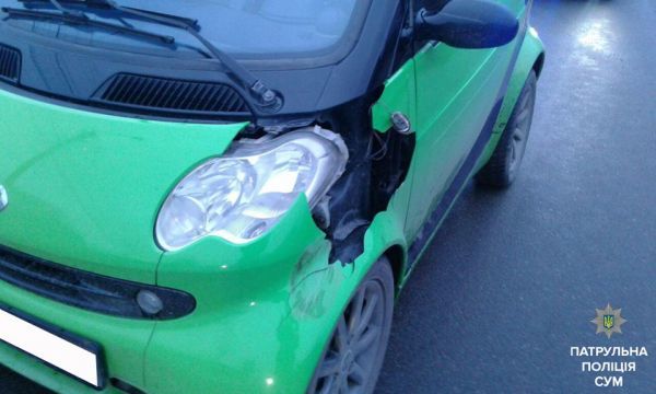 В Сумах избили водителя и растрощили ему автомобиль за замечание