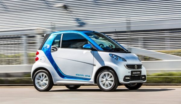 Smart electric drive оснащается 74-сильным мотором и литий-ионной батареей ёмкостью 17.6 кВт·ч. Запас хода электромобиля составляет 145 км