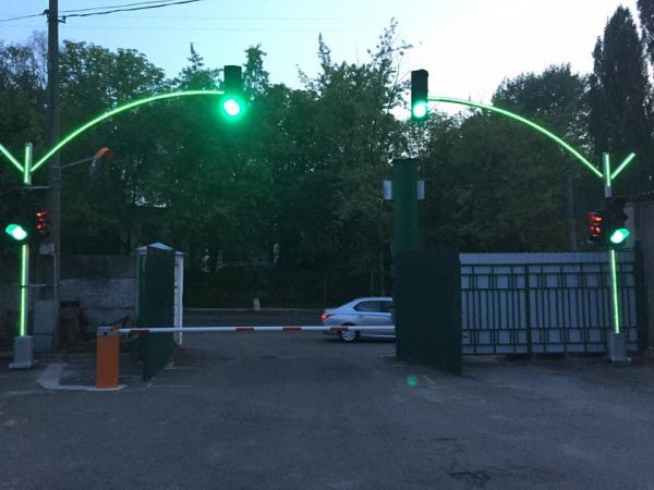 В Киеве светофоры будут светиться вместе со столбами