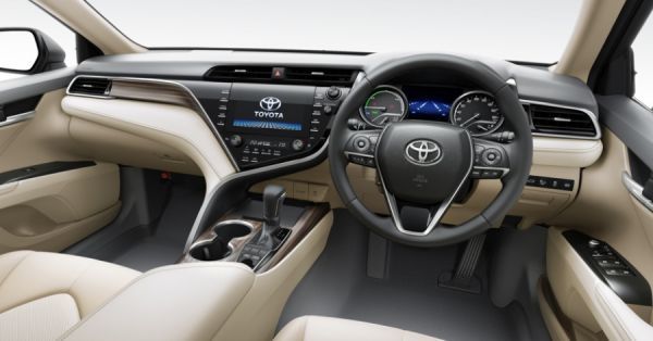 Интерьер Toyota Camry