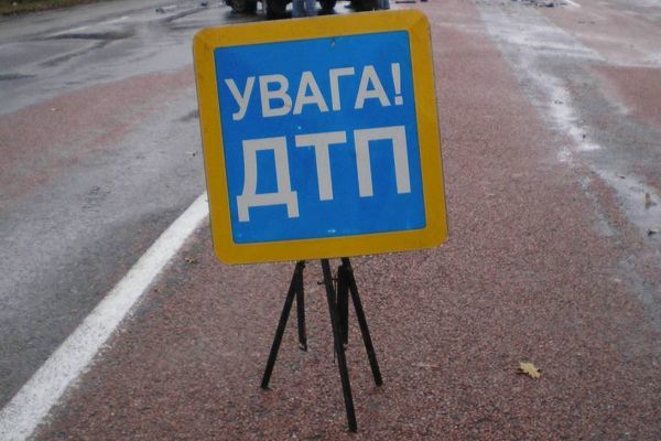 03.01.2017. На трассе Сумы - Ромны столкнулась маршрутка и легковой автомобиль Nissan.