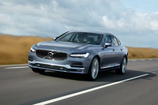 Volvo S90 - лучший автомобиль люкс-класса