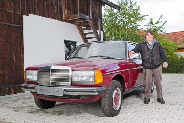 Mercedes-Benz 240D W123 с пробегом в 30 км